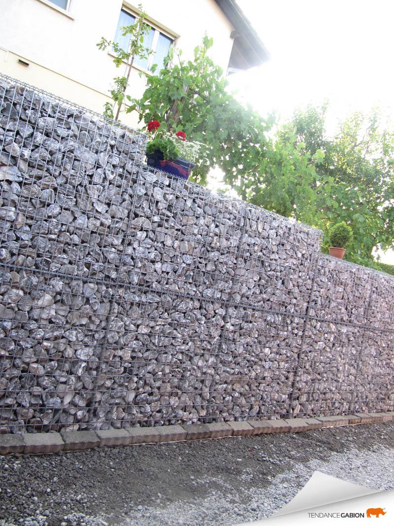 Tendance gabion, mur de soutènement en escalier