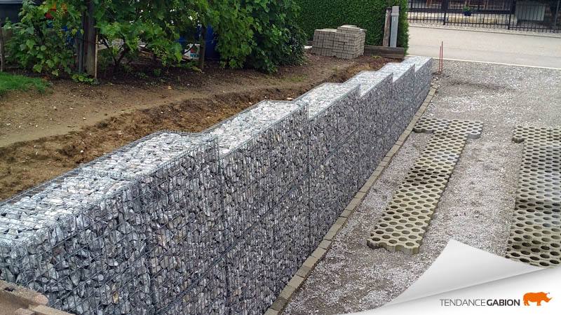 Tendance gabion, mur de soutènement en escalier